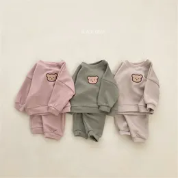 Conjuntos de ropa Visgogo Niño Primavera Otoño Oso coreano Suéter bordado Pantalones Traje de dos piezas Bebé niño y niña Chándal casual