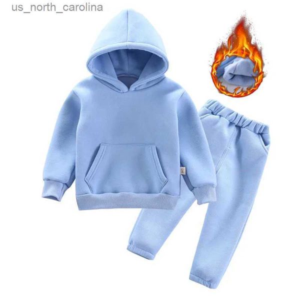 Conjuntos de ropa Ropa de invierno para niños Traje deportivo Color sólido Infantil Niño Cálido Traje deportivo Pantalones con capucha de manga larga Bebé Niño Suéter R231106