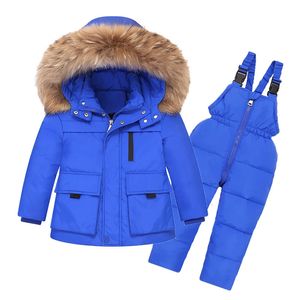 Kledingsets Winterjassen voor jongens Kinderen Sneeuwpakken Kinderpakken Donsparka's Meisjes Bontkraag Bovenkleding Overalls Baby Jumpsuit 231128