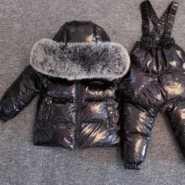 Conjuntos de ropa Ropa de boutique para niños de invierno Conjuntos de 2 piezas Chaqueta de plumón Pantalones con tirantes Cuello de piel grande Cálido Suave Traje de esquí unisex 231108