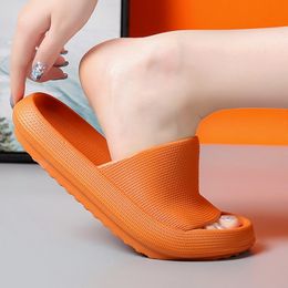 Nuage épais plate-forme salle de bain maison pour les pantoufles femmes eva interri chinelos sandals femme d'été non flip flip flops 220707 175 36405