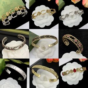 Bracelet Clover Bracelet Femme Advanced New Pure Silver 925 Bracelet Flower Bracelet Braceuse Braceuse Bracelet Cadeau