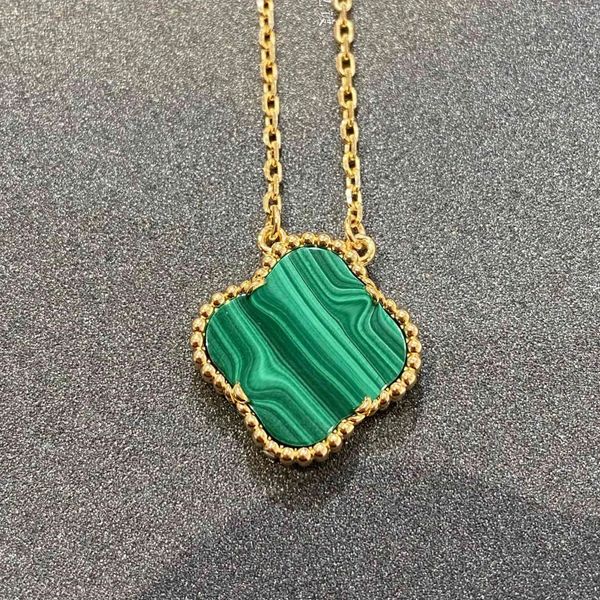 clover necklace designer Nouveau collier trèfle pendentif perle mère en acier inoxydable plaqué 18 carats femmes fille saint valentin fête des mères bijoux de fiançailles cadeau