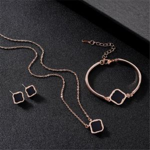 klaver kettingontwerper hangerse sieraden vrouwelijke ketting armband oorbellen 3-delige set gemaakt van roestvrij staal 18k gouden groothandel