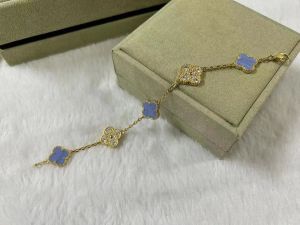 Clover V Merk Designer Charm Armbanden voor Vrouwen Goud Wit Rood Blauw Parelmoer 4 Leaf Shining Crystal Diamond Love02