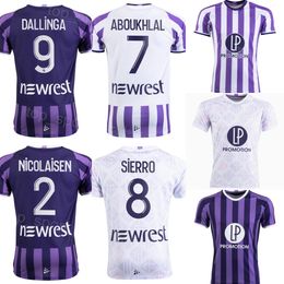 Club 2023 2024 Toulouse Soccer 19 Frank Magri Jersey 7 Zakaria Aboukhlal 50 Guillaume Restes 17 Gabriel Suazo 9 Thijs Dallinga 3 Mikkel Desler Voetbalshirttenues