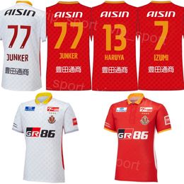 Club 23 24 J1 League Nagoya Grampus Soccer Jerseys Hommes 13 FUJII 77 JUNKER 18 MAGAI 7 IZUMI 14 MORISHIMA 2 NOGAMI 17 MORISHITA 15 INAGAKI Kits de chemise de football uniformes