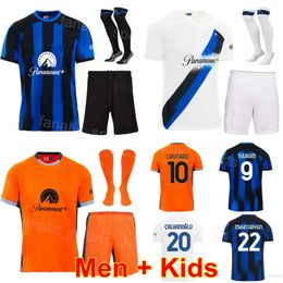 Club 23 24 Soccer 2 Denzel Dumfries Jerseys Homme Enfants 9 Marcus Thuram 1 Yann Sommer 10 Lautaro Martinez 20 Hakan Calhanoglu Kits de maillots de football Nom personnalisé Numéro GuoMi