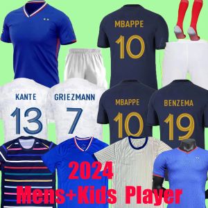 Club volledige sets Franse jersey voetbal jerseys 2023 Giroud mbappe griezmann saliba pavard kante kante maillot de voet equipe maillots kids kit dames heren voetbal shirt