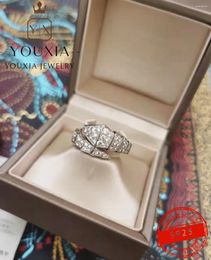 Cluster Ringen 1:1 Verkoop Europese en Amerikaanse 925 Zilveren Party Mode Glanzende Snake Bone Diamond Ring Paar Halloween Cadeau Luxe Sieraden