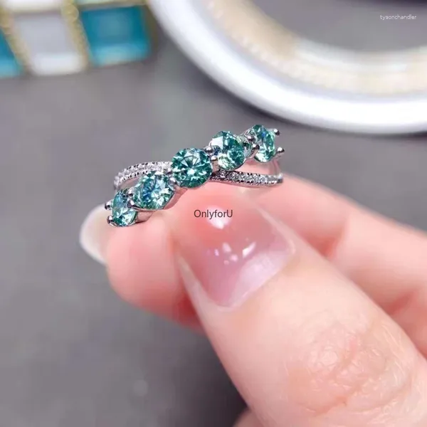 Bagues de cluster 1.5 VVS Couleur Vert Moissanite Demi-bande Bague pour femmes 925 Sterling Silver Déclaration de fiançailles Mariage Promesse Cadeau d'amour