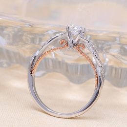 Cluster Ringen 14k Two Tone Gold DE Kleur Ronde Excellent Cut 0.5ct CVD HPHT Lab Grown Diamond Engagement Ring Fine For Lady