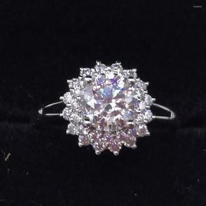 Bagues de cluster 18K Au750 Or blanc Femmes Mariage Bague de fiançailles 1 2 3 4 5 Tournesol rond Moissanite Diamant Élégant