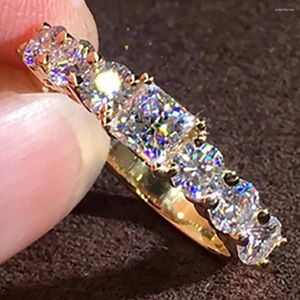 Cluster Ringen 18K Au750 Geel Goud Vrouwen Bruiloft Verlovingsring 0.4 Prinses Vierkant 1.2 Ct Ronde Moissanite Diamant Trendy