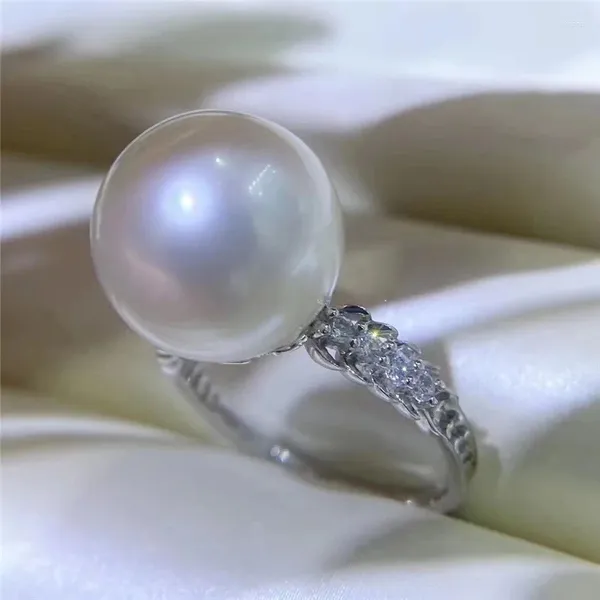 Bagues de cluster 18K Gold Celebrity Internet Hit Magnifique Nature Naturelle 9-10mm Akoya White Round Pearl Ring