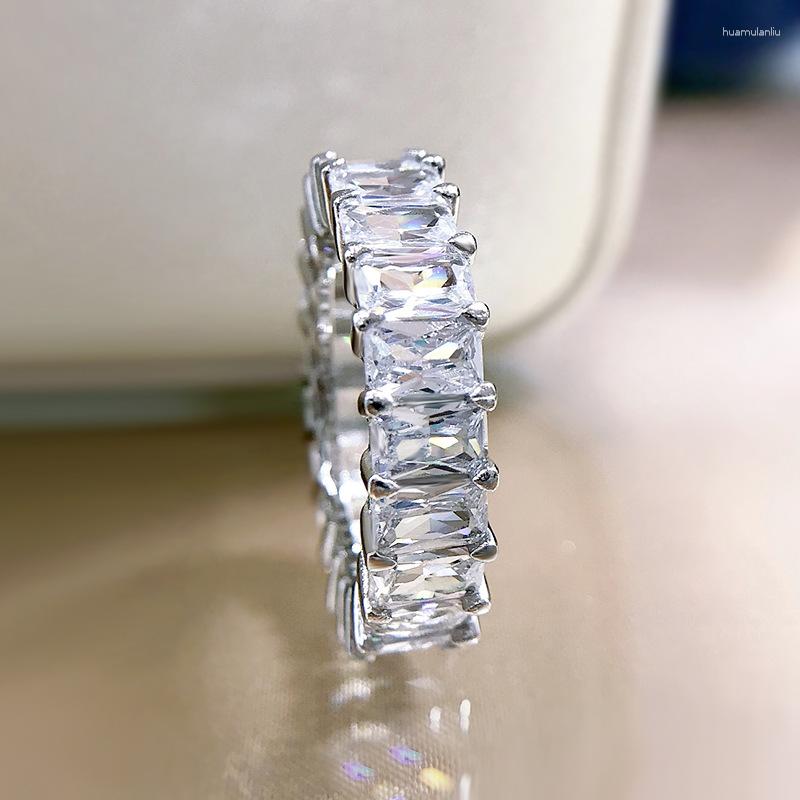 Klaster pierścieni 18K Złoty Pierścień Radiant Moisan Diamond D VVS1 Men's Anniversary/Women's Engagement/Party/Walentynki moda