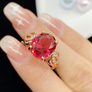 Clusterringen 18K Rose Goud gevulde rode Oostenrijkse Crystal Ruby edelstenen diamanten bloemen voor vrouwen fijne sieraden trendy banden accessoires