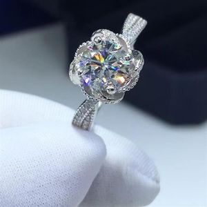 Cluster anneaux 1ct forme de rose Moisanite Diamond Ring S925 Silve sterling Test passé D Couleur VVS Femmes Engagement Bijoux de luxe 230c
