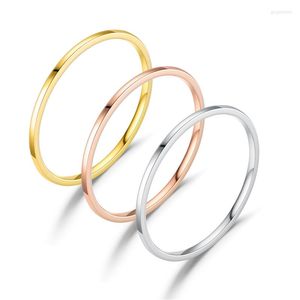 Clusterringen 1 mm titanium roestvrijstalen ring anti-allergie glad eenvoudig zwart/goud/zilveren kleur bruiloft stellen voor mannen vrouwen cadeau