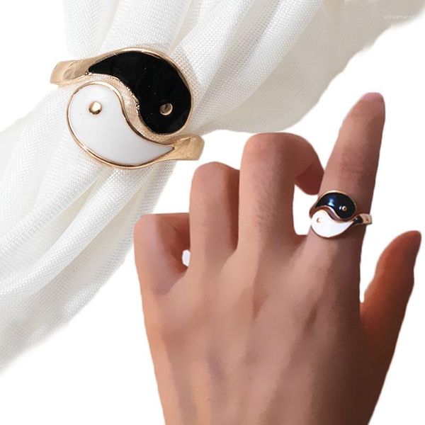 Anillos de racimo 1 unids creativo Yin Yang Gossip Ring Simple Metal Drop Oil Tai Chi Conjunto emparejado para mujeres Hombres Pareja Amigo Joyería Regalo