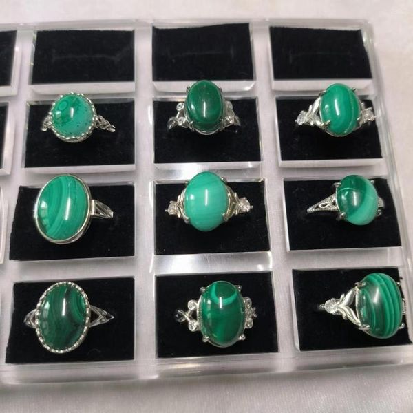 Anillos de racimo 1 unids / lote Anillo de malaquita natural Tamaño ajustable Patrón delicado Único Azul Verde Ahueca hacia fuera Clásico Noble Múltiples estilos