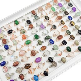 Bagues de cluster 20 / 50pcs / lot en gros luxe mélange style pierre naturelle doigt pour femmes mode grand ovale agate beauté différentes lignes cadeaux