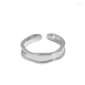 Clusterringen 2023 Cool en stijl niche -ontwerp Minimalistische geometrische opening 925 Sterling Silver Ring Vrouw