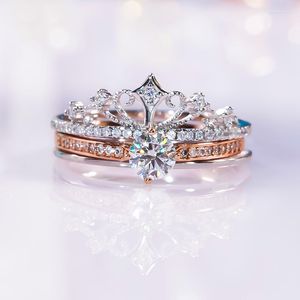 Anillos de racimo 2023 Crown Moissanite Set Ring S925 Sterling Silver Rose Chapado para mujeres Regalo de boda de compromiso de joyería fina