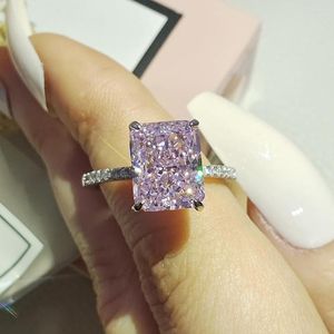 Clusterringen 2023 Ontwerp Luxe roze Cut 925 Sterling Silver Ring For Women Wedding Engagement Finger Lady Gift Sieraden R7233S