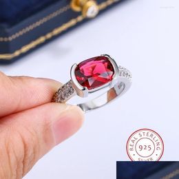 Bagues de cluster 2023 Fashion Princess Cut Oval Ruby FL Diamond Couple Bague pour femmes Zircon Anniversaire Cadeau Fête Bijoux Sier Drop de Dh8af