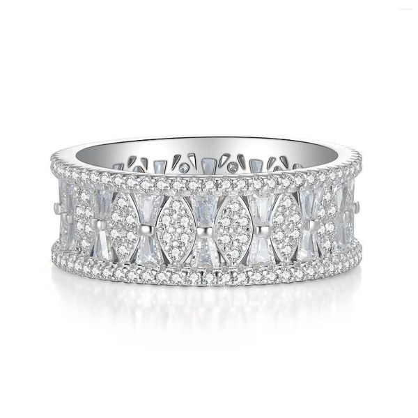 Bagues en grappe 2023 Personnalité Mode Hit Produit 925 Bague en argent avec diamants Femme Full Ladder Square Micro-set