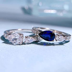 Cluster Rings 2023 S925 Argent Imitation Saphir 5 8 Bague en diamant bleu en forme de poire en Europe et en Amérique