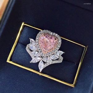 Clusterringen 2023 S925 Sterling zilveren ring Hartvormig Eén roze diamant 5A Zirkoon Fabriek directe verkoop