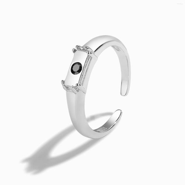 Cluster Rings 2023 Vente de pierres précieuses noires haut de gamme S925 en argent sterling Bague d'art d'ouverture simple et luxueuse en Europe Amérique