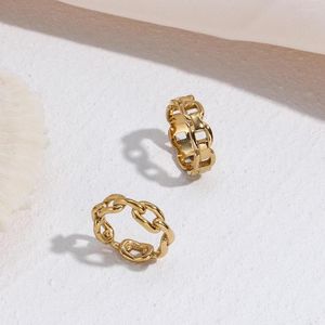 Clusterringen 2023 Groothandel Hollow Twist Chain Ring Gold roestvrijstalen vrouwen en mannen Retro Stijlvol neutrale dames sieradenfeestcadeau