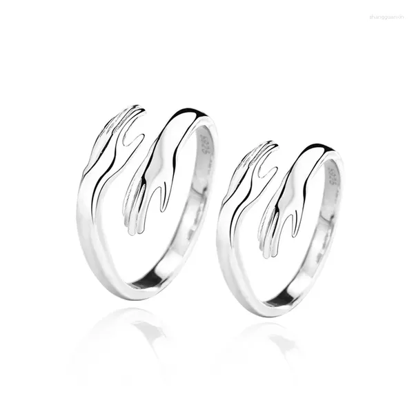 Anillos de racimo 2024 925 joyería de plata esterlina moda manos creativas abrazando anillo masculino Europa y América regalos para los amantes vendiendo