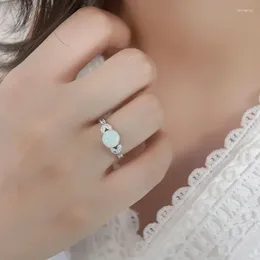 Anneaux de cluster 2024 à la mode européenne et américaine S925 Sterling Silver Natural Zircon White Opal Anneau avec une forme ronde pour les femmes