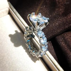 Cluster Ringen 2024 Luxe Zilveren Kleur Met Grote Bling Zirkoon Steen Voor Vrouwen Bruiloft Verloving Mode-sieraden Cadeau