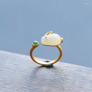 Bagues de cluster 2024 Opal Animal Rabbit Ring pour femmes exquise imitation Hetian Jade Cloud réglable fête de mariage bijoux cadeaux