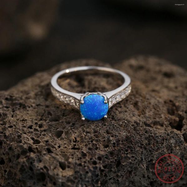 Anillos de clúster 2024 Venta de 925 STERLING SILE SILVER HOMA AZUL OPAL REDONDO OPAL Simple y elegante para diariamente o boda