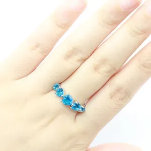 Cluster anneaux 20x6 mm de coeur magnifique forme de coeur Swiss Blue Topaze Woman's Engagement Wholesale Drop Silver