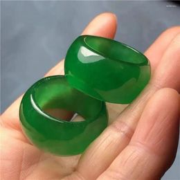 Bagues de cluster 22mm Jades verts naturels de haute qualité A Myanmar Jadeite Bague de pouce émeraude Hommes Femmes Accessoires de bijoux fins