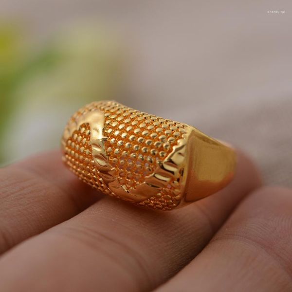 Bagues de cluster 24K Dubai Gold Color Bague pour femmes ont personnalité hommes charme bijoux de fête articles arabes africains