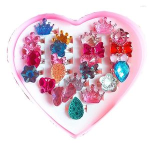 Bagues de cluster 24pcs enfants princesse bijoux bague amour cadeau coffret diamant clignotant (style aléatoire)