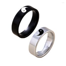 Cluster Ringe 2 stücke Schwarz Weiß Farbe Yin Yang Paar Mode Chinesischen Stil Für Männer Frauen Aussage Edelstahl Ehering