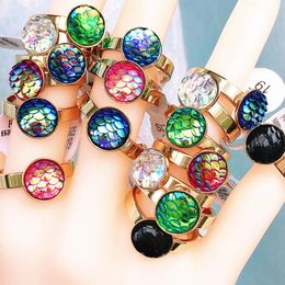 Cluster anneaux 30pcs / lotcolorful exquis Scale Style en acier inoxydable Femme AB Color