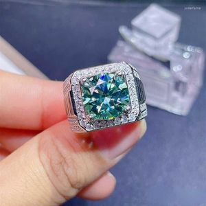 Cluster anneaux 5Ct Green Moisanite Mens Ring 925 Silver Beautiful Firecolour Diamond Substitute Gra Certificat de luxe Jewelry2946