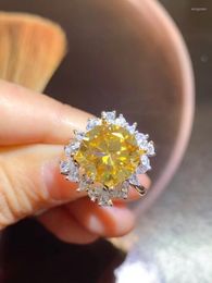 Bagues à grappes 5ct Moissanite Bague en diamant jaune de luxe classique 11mm Argent 925 Coupe brillante Mariée s'est fiancée Se marier Bijoux