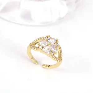 Cluster Ringen 5PCS Voor Vrouwen Bloemvormige Goud Kleur Bruiloft Engagement Sierlijke Ring Sieraden Zirkoon Romantische Mode-sieraden