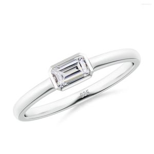 Clusterringen 5x7mm Emerald Cut Moissanite Ring Eeuwigheid Sterling Silver 925 Gemaakte diamanten verlovingshuwelijk voor vrouwen fijne sieraden